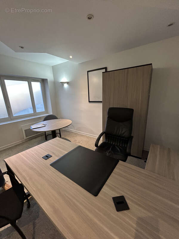 Lacrouzette idéal investisseur batiment de 80 m2 avec jardin et parking - photo 2