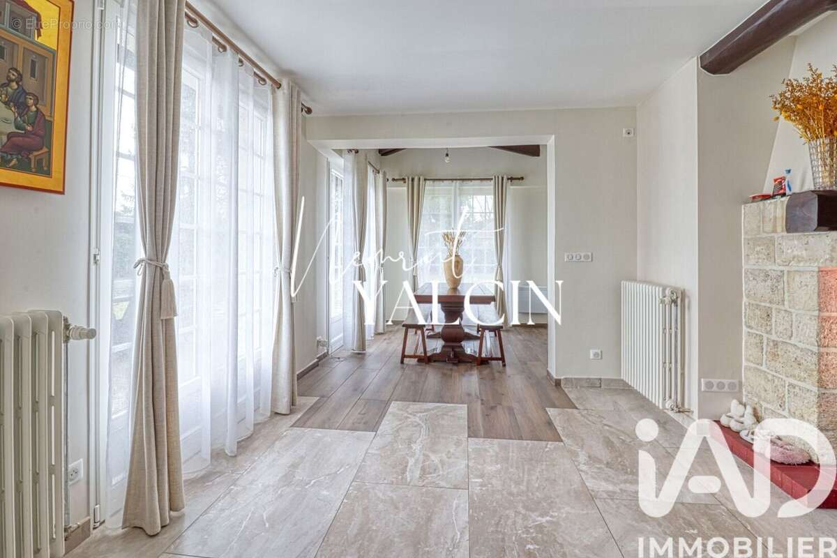 Photo 6 - Maison à LAMORLAYE