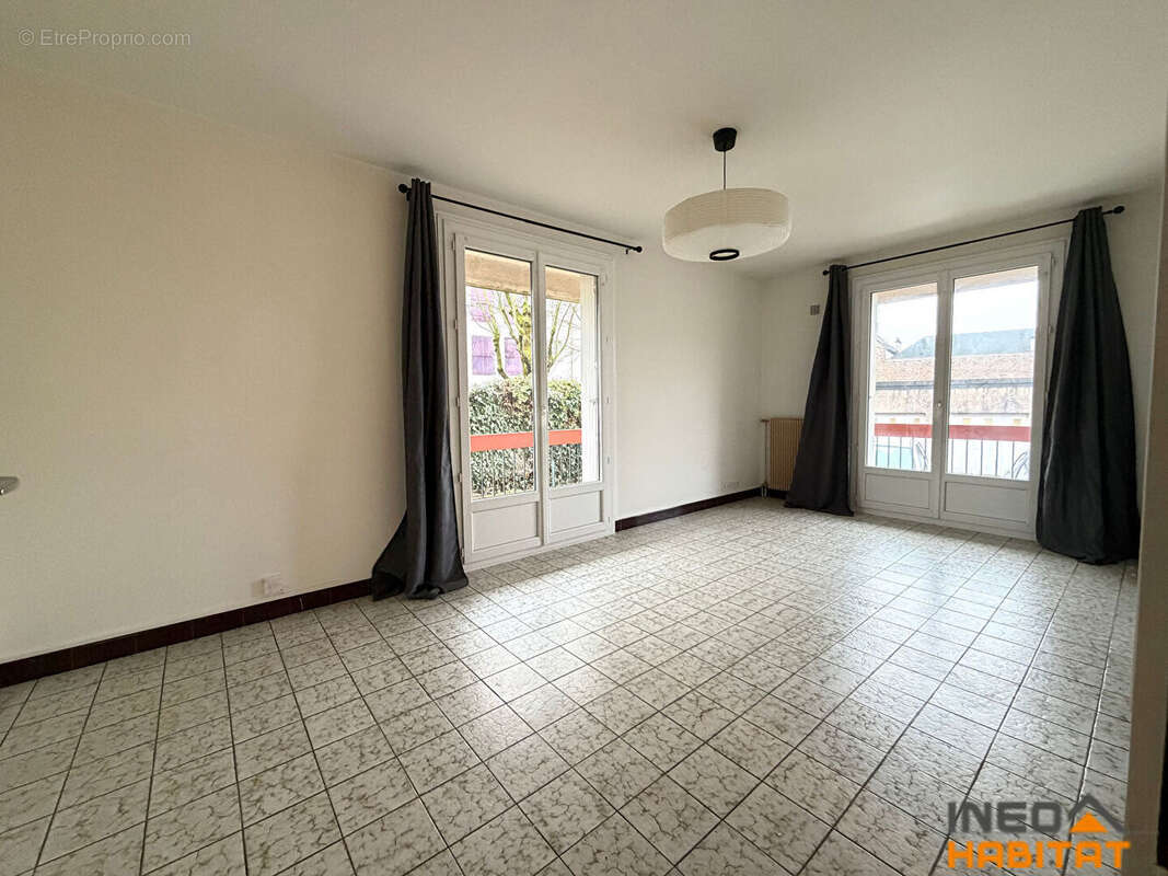 Appartement à SAINT-JACQUES-DE-LA-LANDE