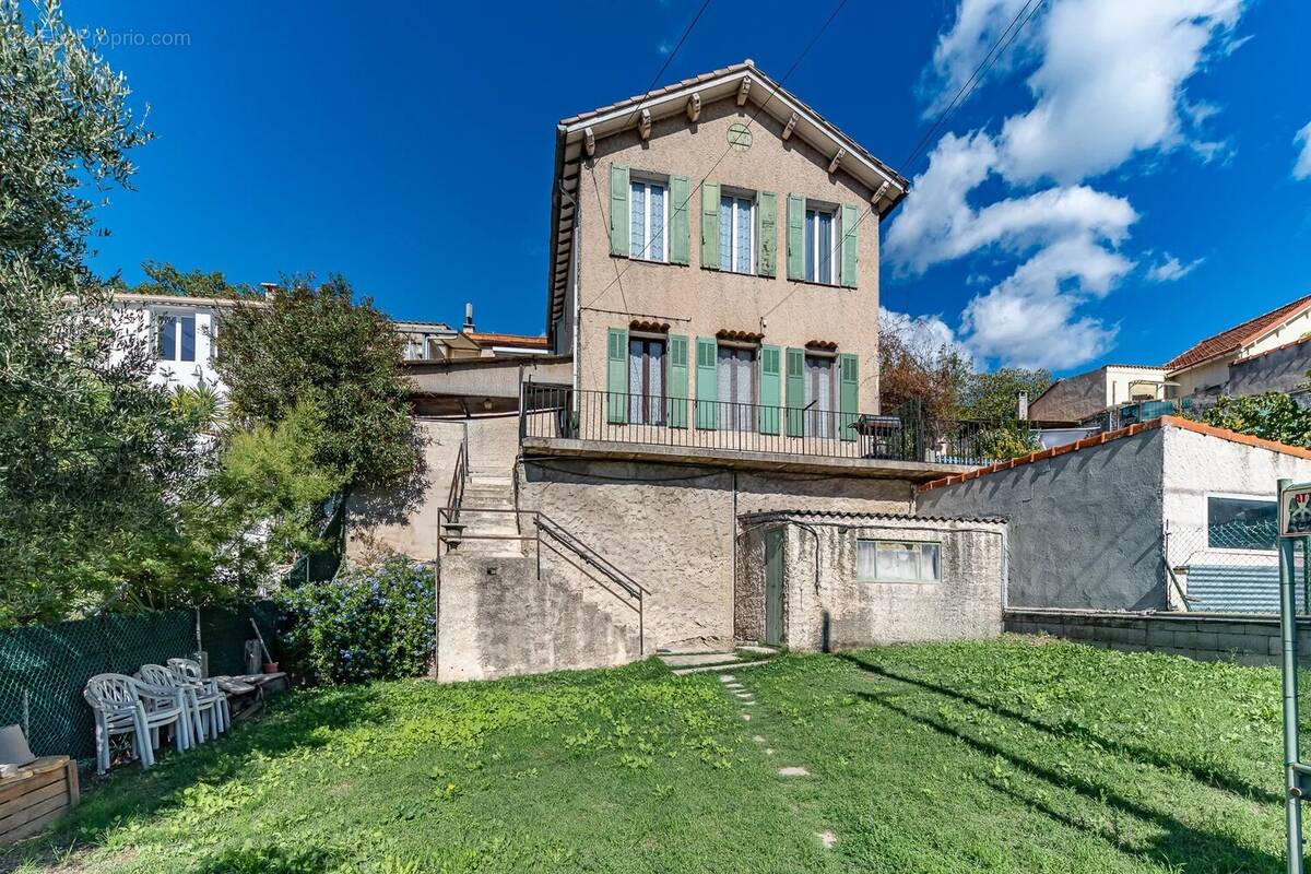 Appartement à MARSEILLE-11E