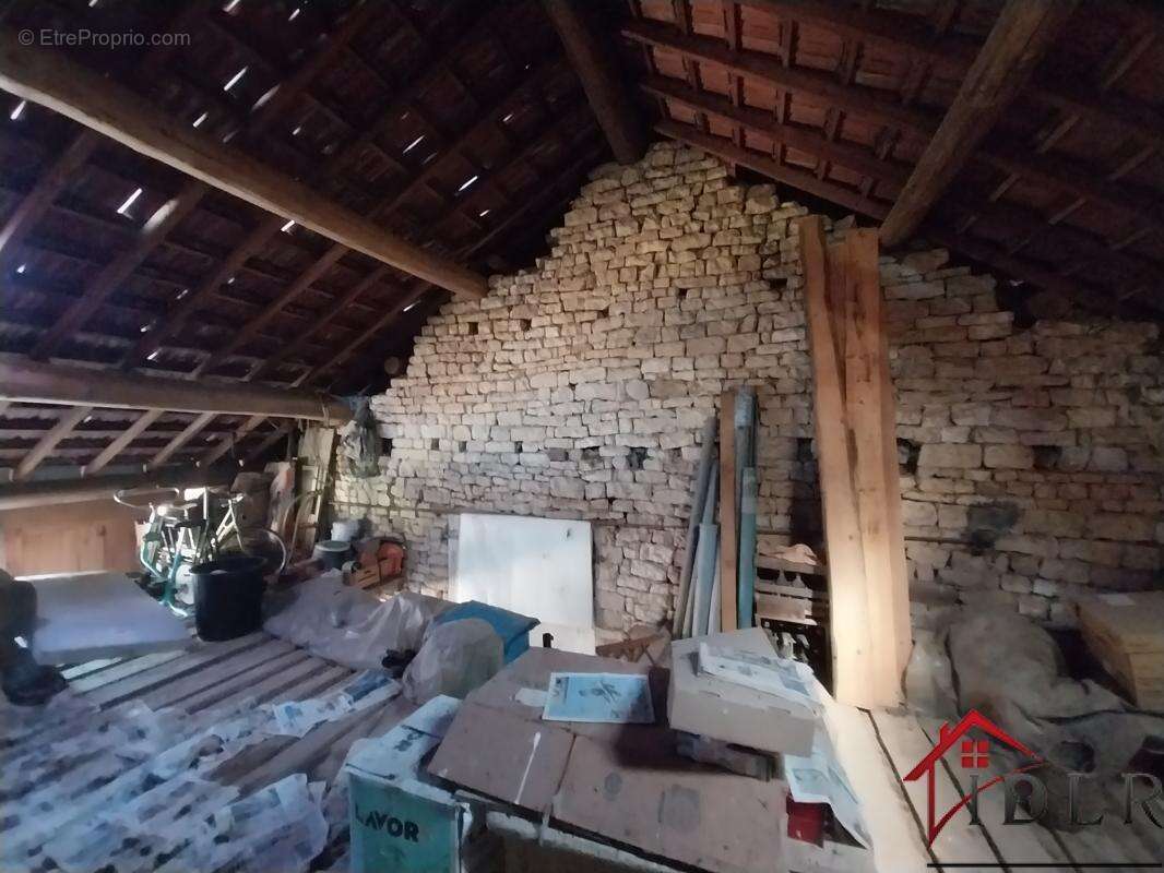 Maison à DAMBENOIT-LES-COLOMBE