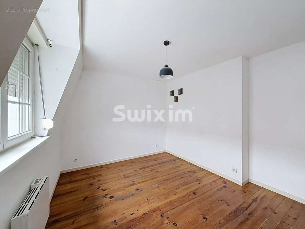Wattrelos – Secteur Sapin Vert – Maison avec fort potentiel -  2 chambres et combles aménagés - photo 6