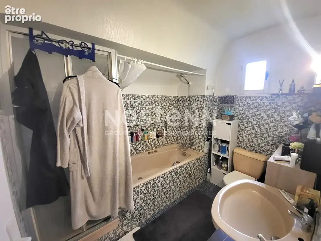 Investissement:  murs de restaurant loués + maison : 7,1 % - photo 11