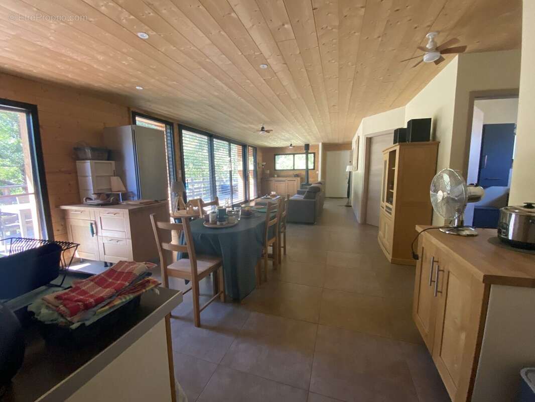 Maison à SAINT-JULIEN-DU-SERRE