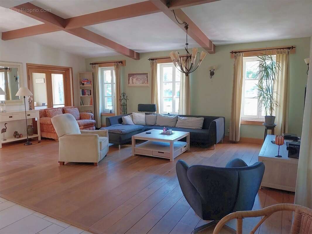 Maison à SAINT-SULPICE-LES-FEUILLES