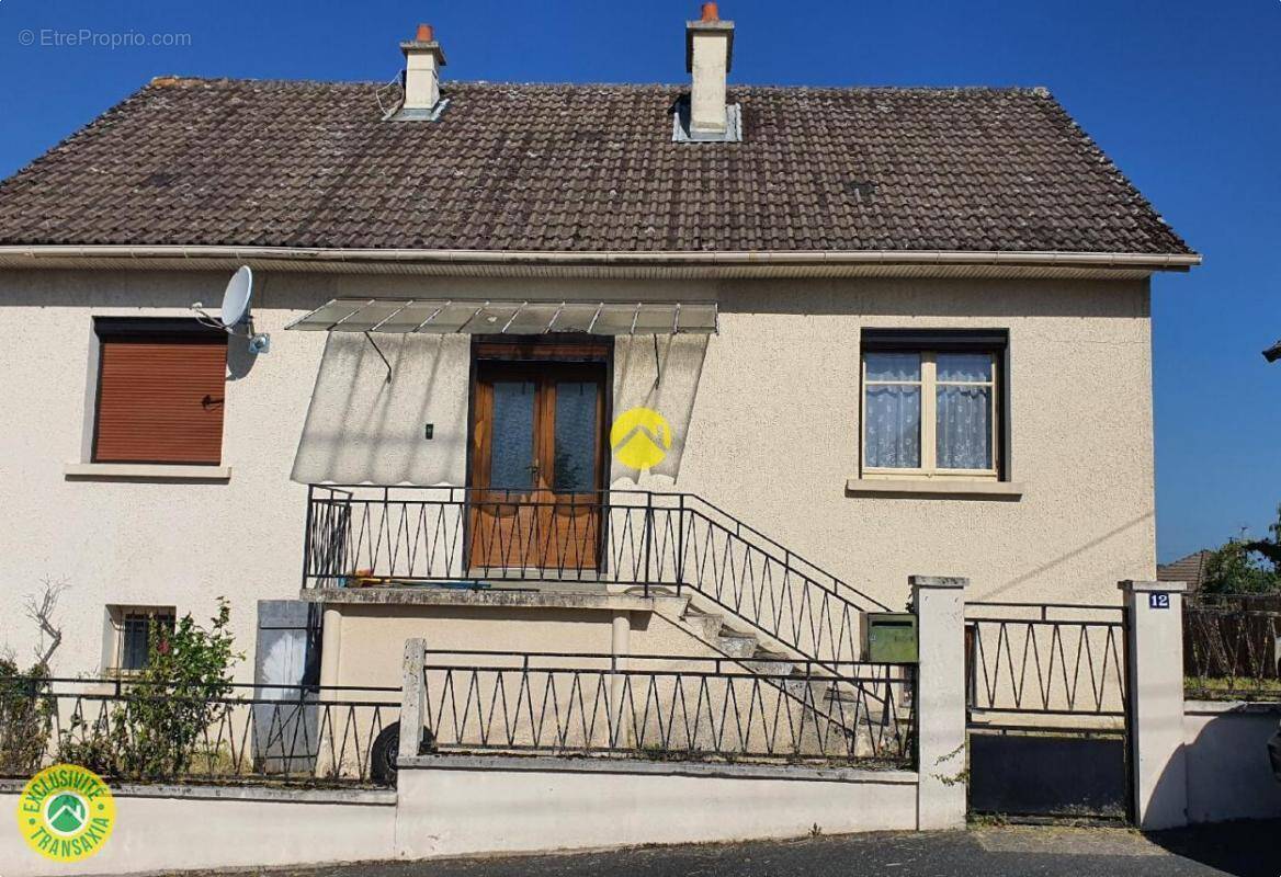 Maison à AUZANCES
