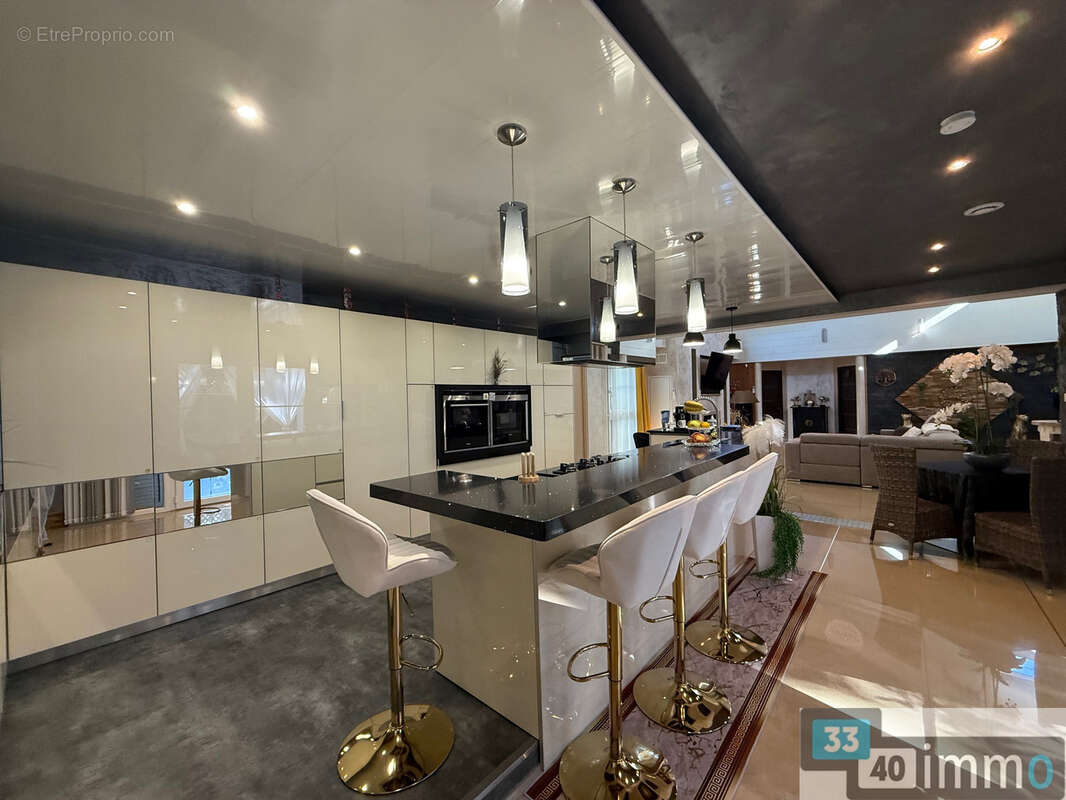 Villa 237 m2 - 5 chambres - mios - photo 5