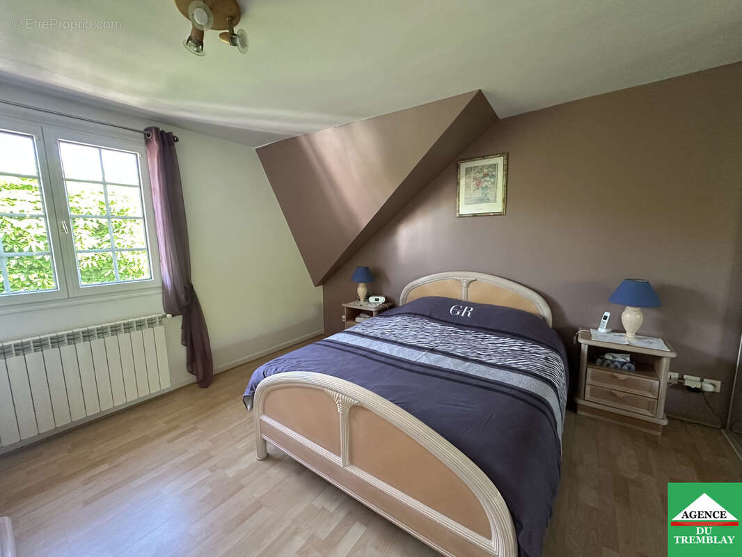 Maison à SAINT-MAUR-DES-FOSSES