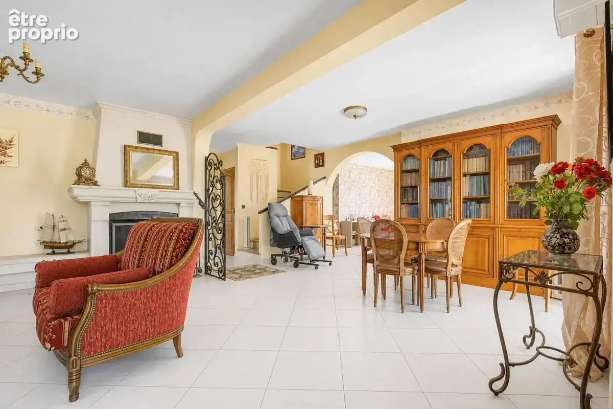 Pourrières – propriété familiale avec deux habitations, piscine - photo 11