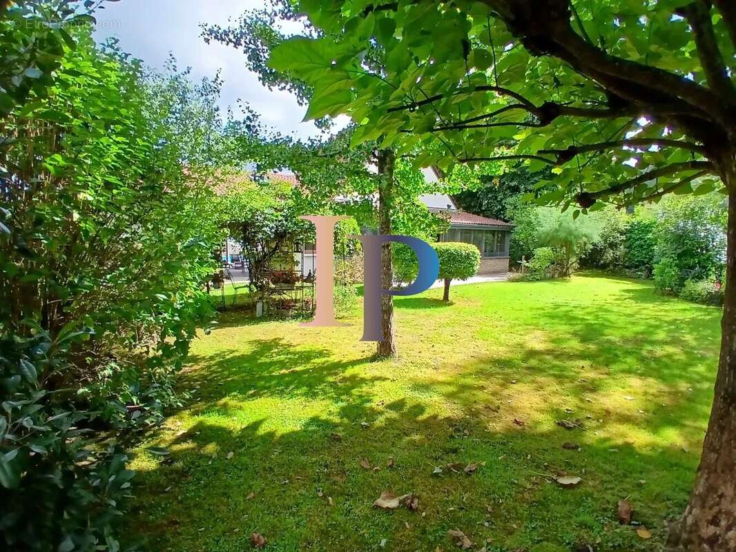 Maison à LA CLAYETTE