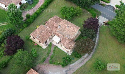 Élégante maison familiale de 7 chambres avec annexe indépendante, située dans un cadre rural paisible - photo 3