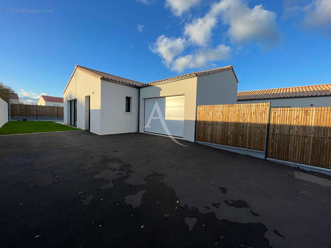 Maison à SAINT-HILAIRE-LA-FORET