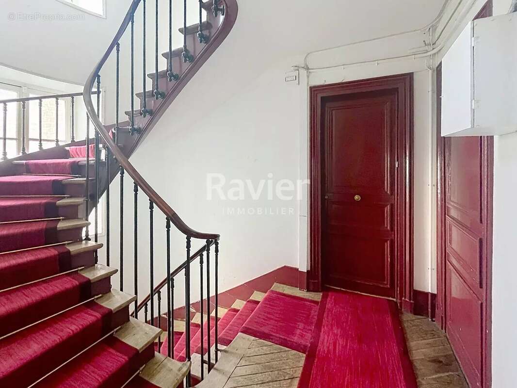 Appartement à PARIS-16E