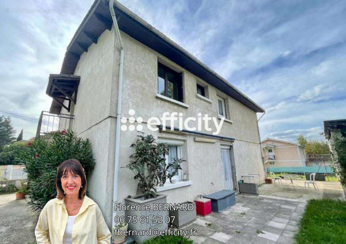 Maison à ROUSSILLON