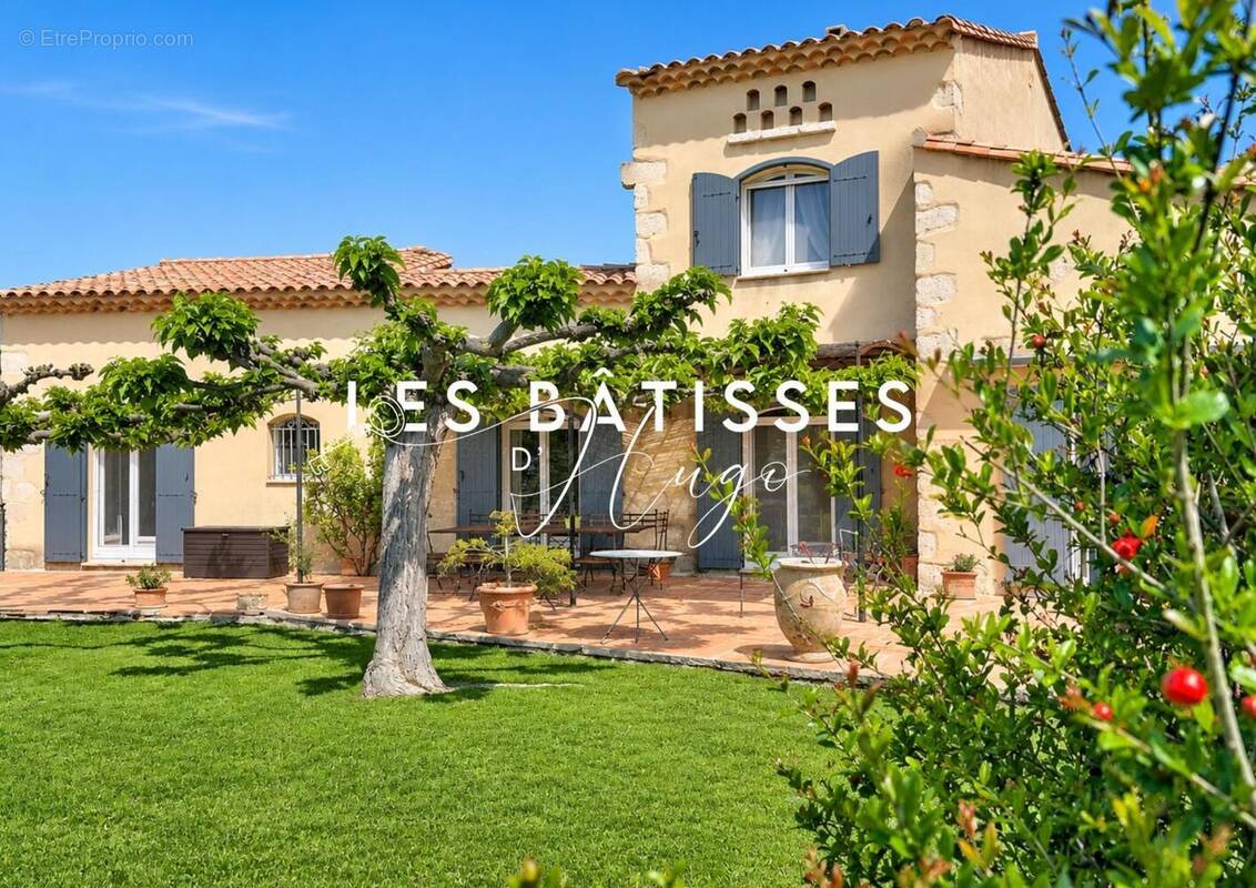 Maison à FONTVIEILLE