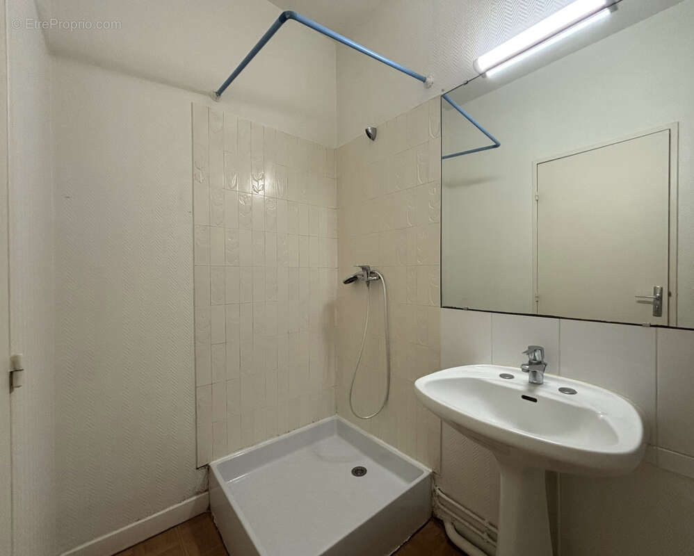 Caen centre residence les saints peres studio a vendre avec parking - photo 5