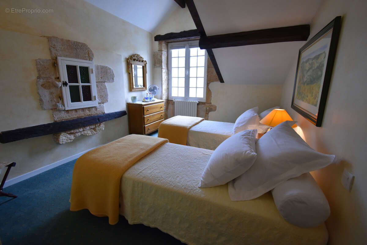 Maison à PUY-L&#039;EVEQUE