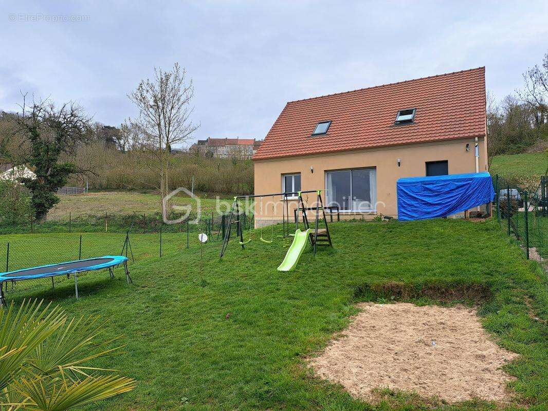 Maison à VIC-SUR-AISNE