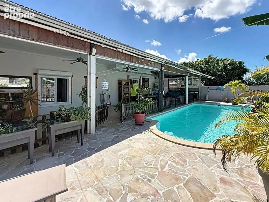 Maison à BAIE-MAHAULT