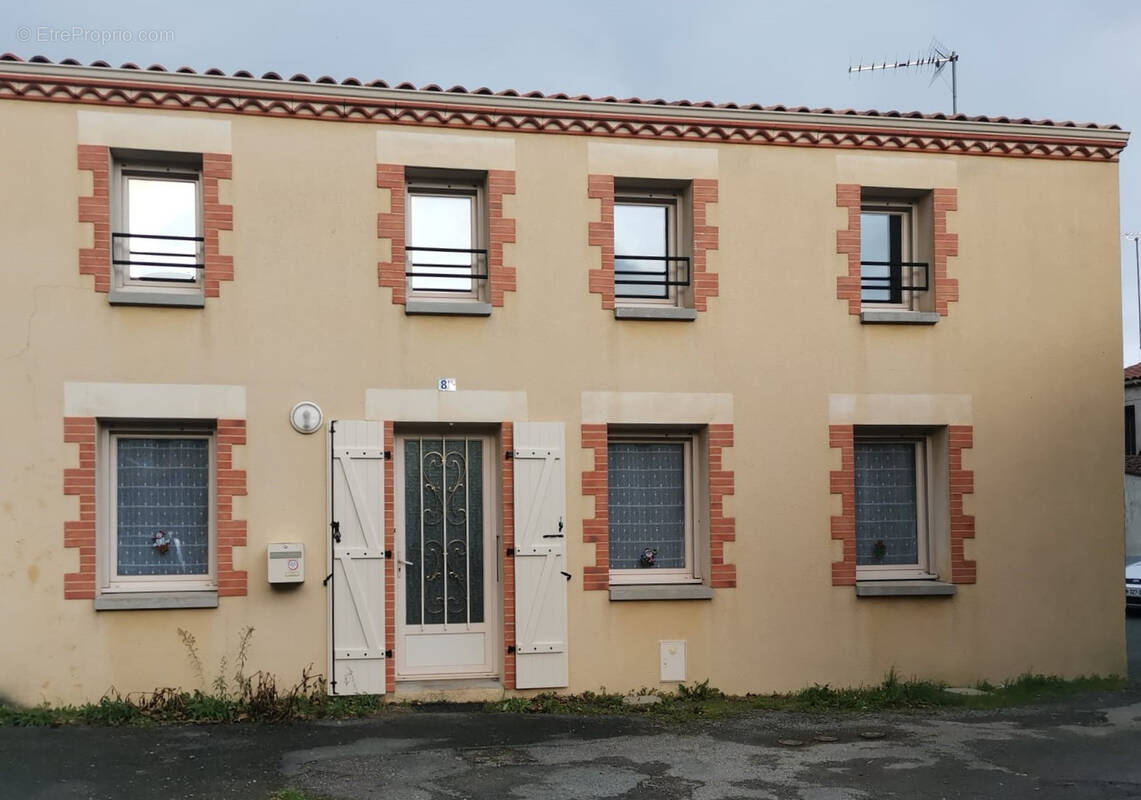 Maison à VENDRENNES