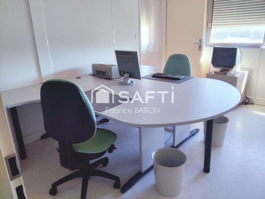 Photo 8 - Commerce à CHASSENEUIL-DU-POITOU