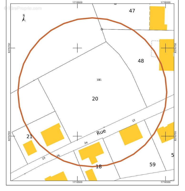 Terrain à MENNESSIS