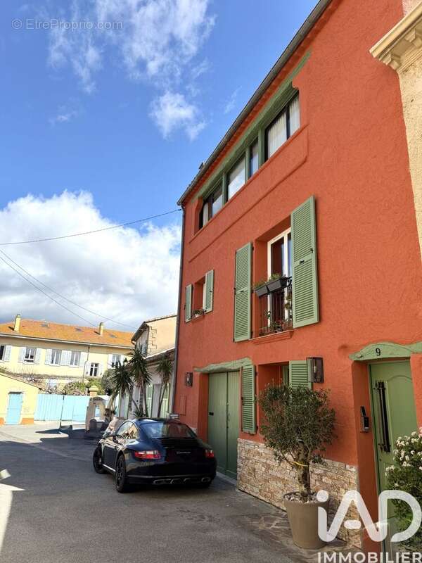 Photo 2 - Maison à ROQUEBRUNE-SUR-ARGENS