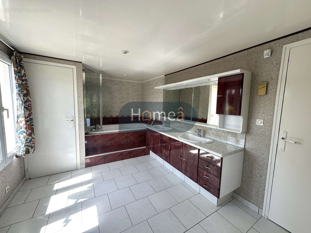 Magnifique propriété de 215 m2 sur 7 769 m2 de terrain - photo 12