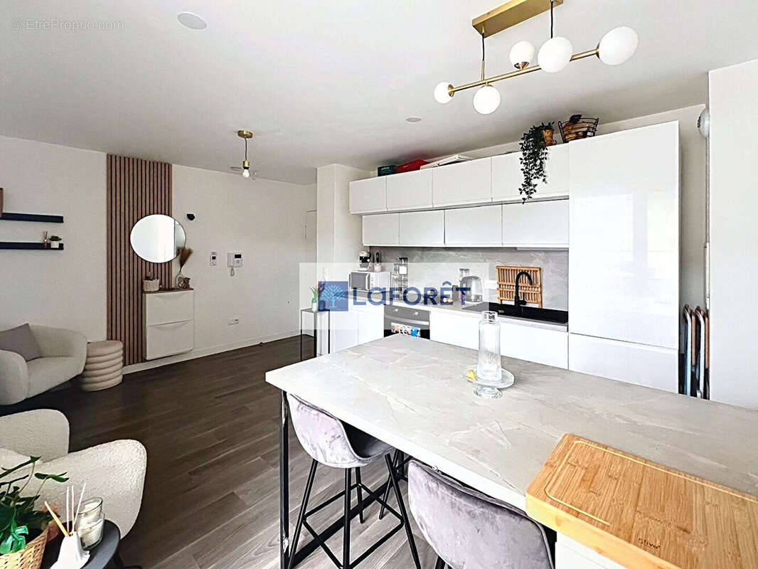 Appartement à SARTROUVILLE