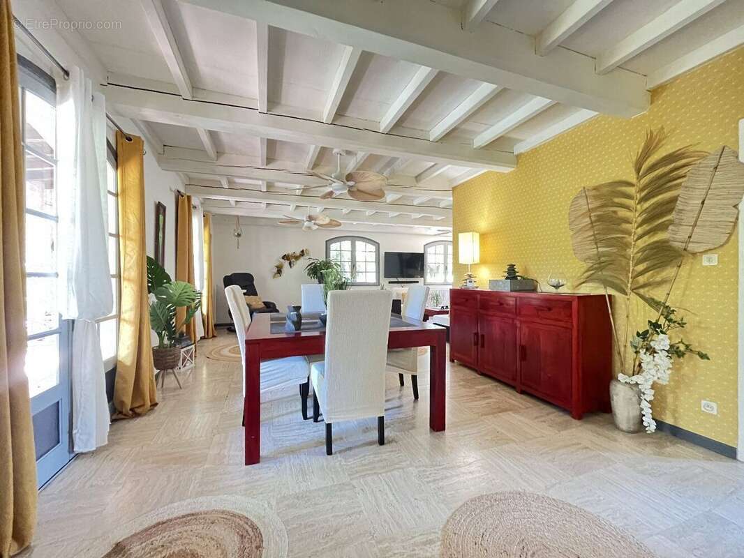 Maison à MONTOLIEU