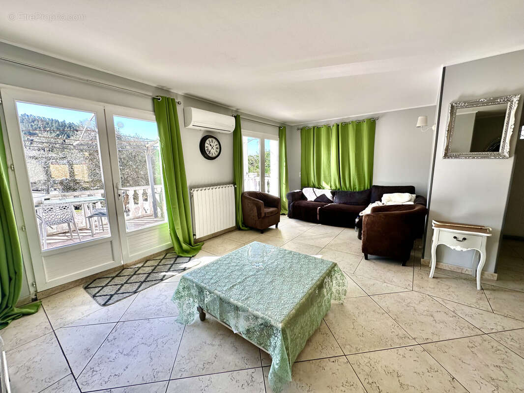 NOUVEAUTÉ EN EXCLUSIVITÉ - Villa de plain-pied 111 m2 avec dépendance - photo 2