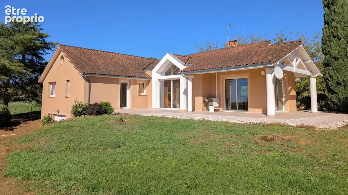 Villa de plain-pied avec vue dégagée et beaux volumes - photo 1