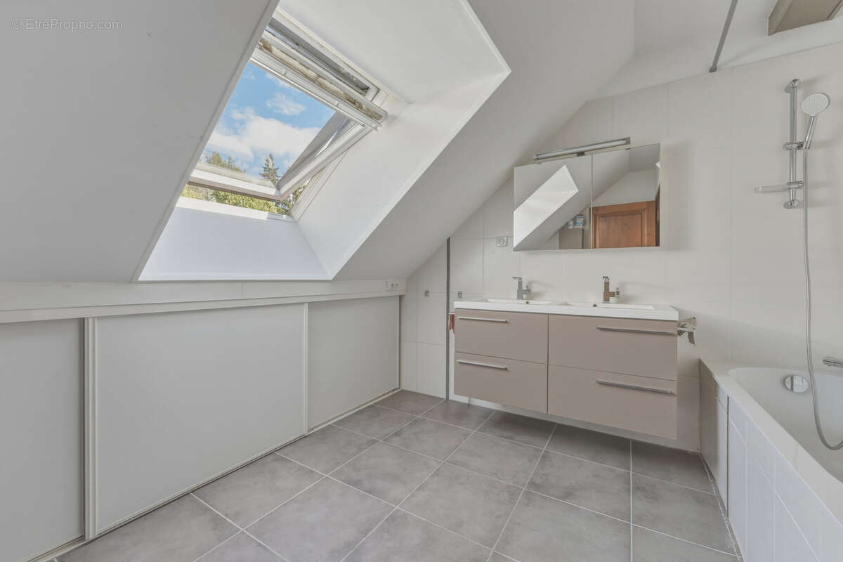 Appartement à vendre 4 pièces PREVESSIN MOENS (01) - photo 10