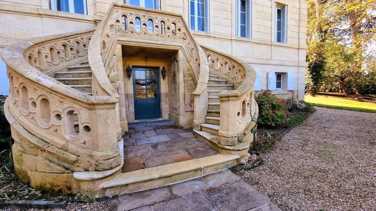 Maison à SAINT-EMILION