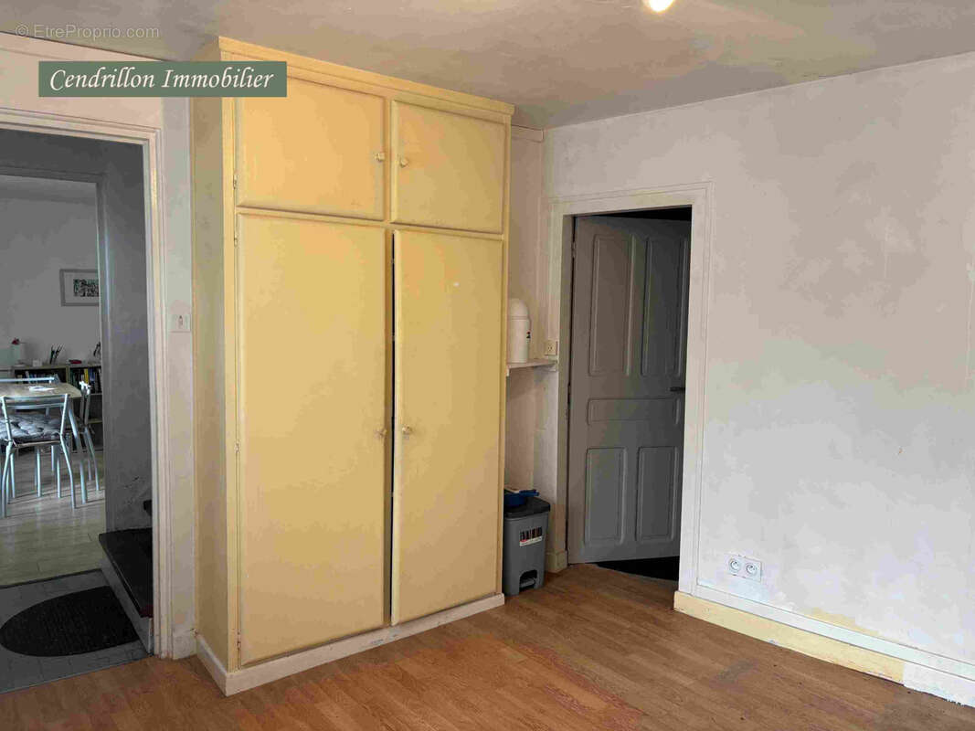 Maison de bourg en pierres, indépendante, 80m2 habitable de suite, avec cour et atelier. - photo 15