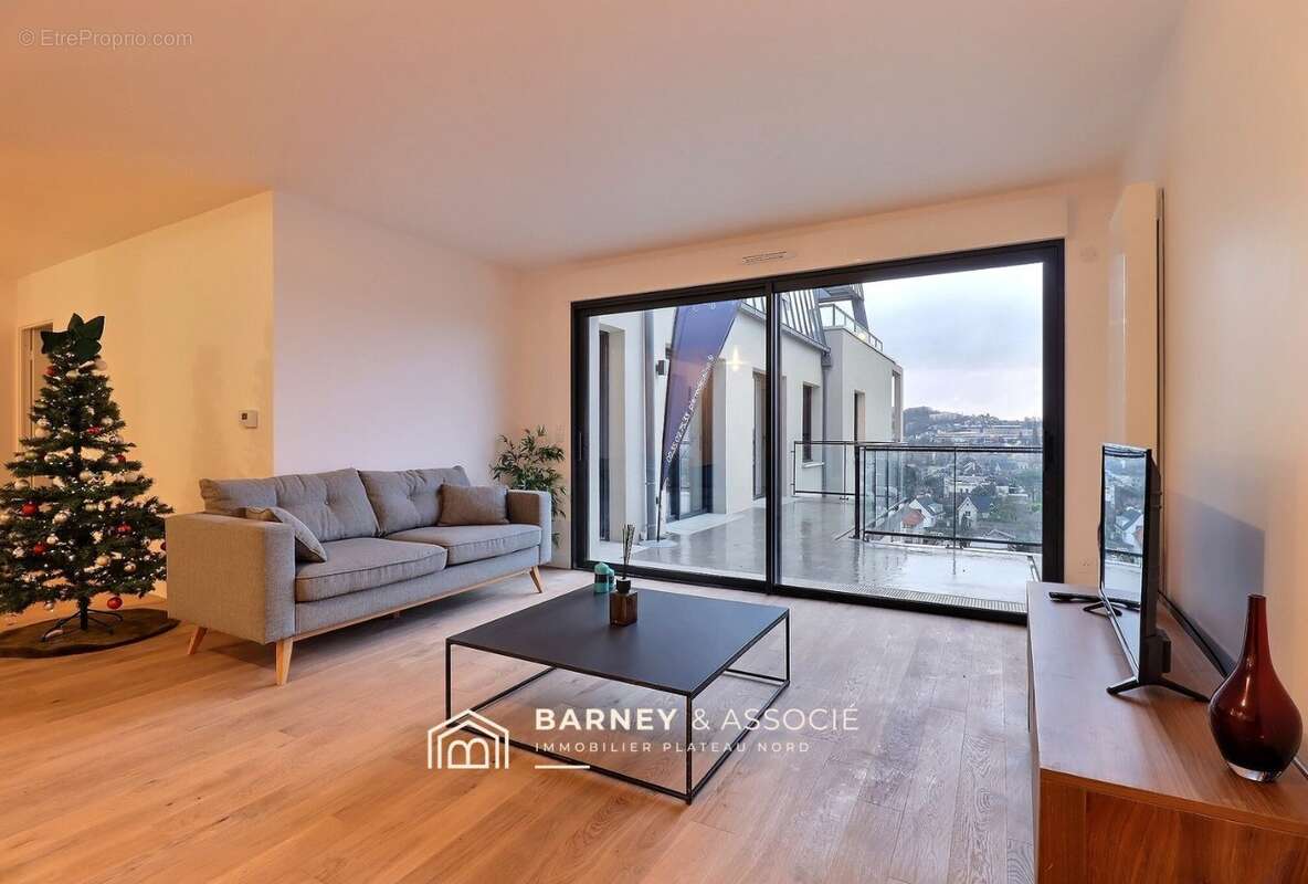 Appartement à MONT-SAINT-AIGNAN