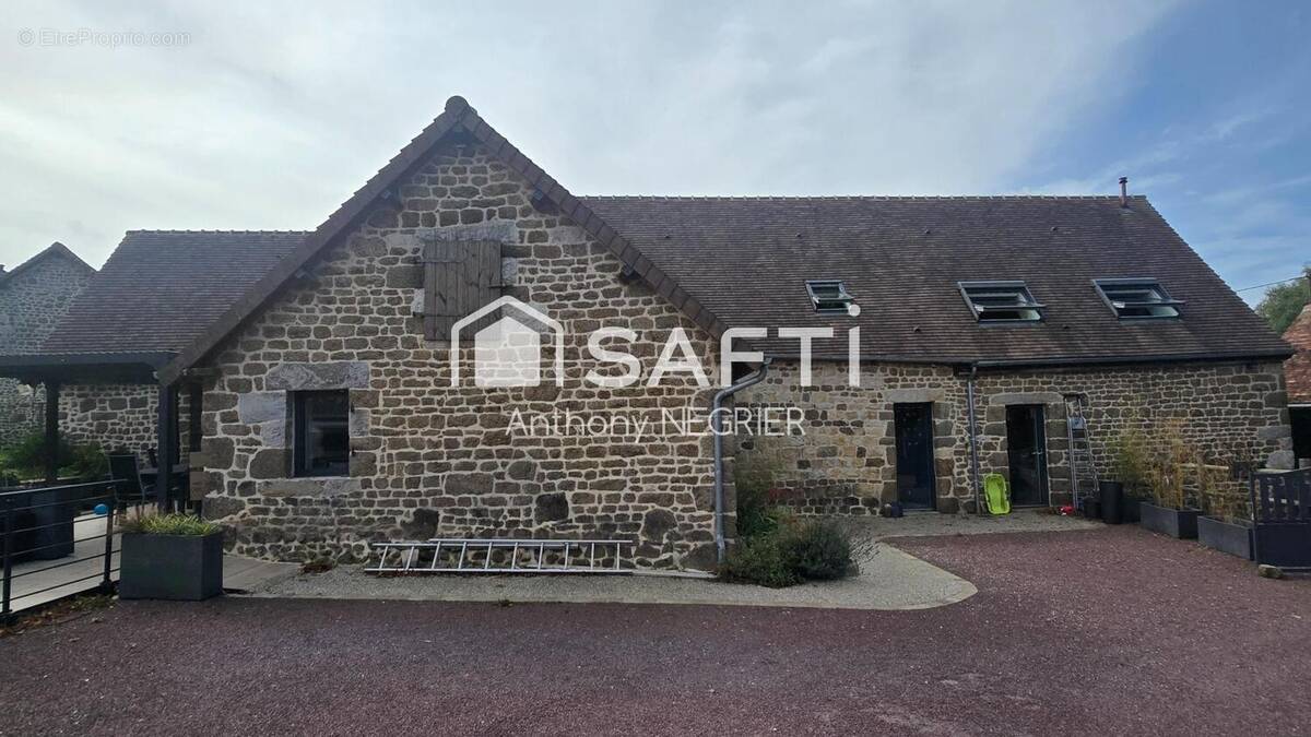 Photo 1 - Maison à CHAMPSECRET