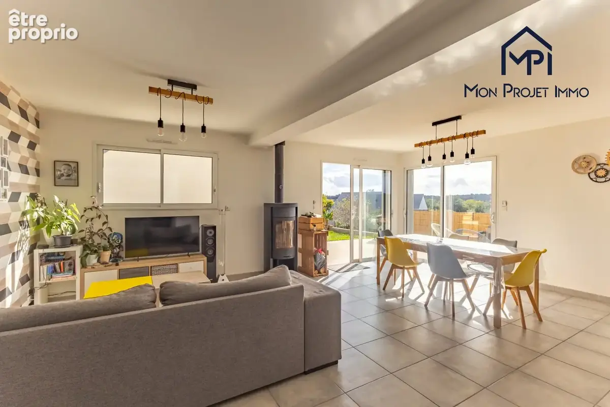 Maison 6 pièces 107 m² à vendre à Le Genest-Saint-Isle (53940) - photo 2