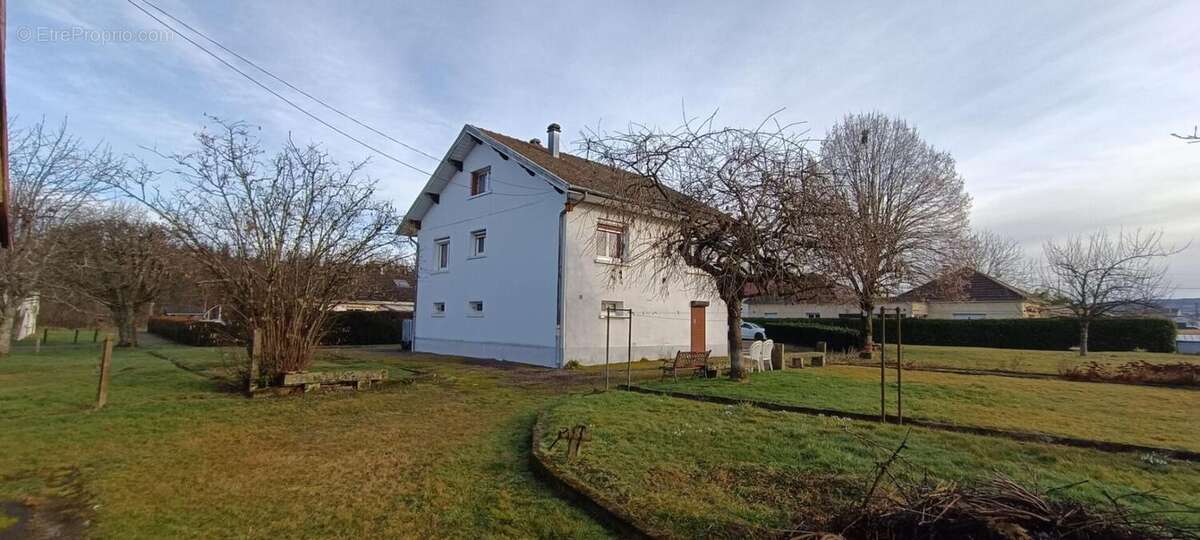Maison à FOUGEROLLES