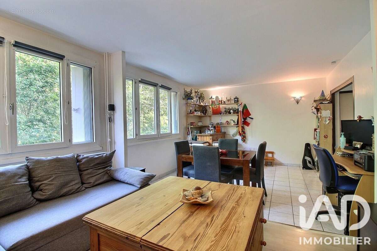Photo 2 - Appartement à SAINT-GERMAIN-LES-ARPAJON