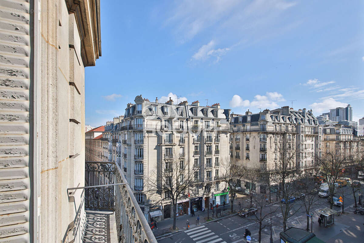 Appartement à PARIS-15E