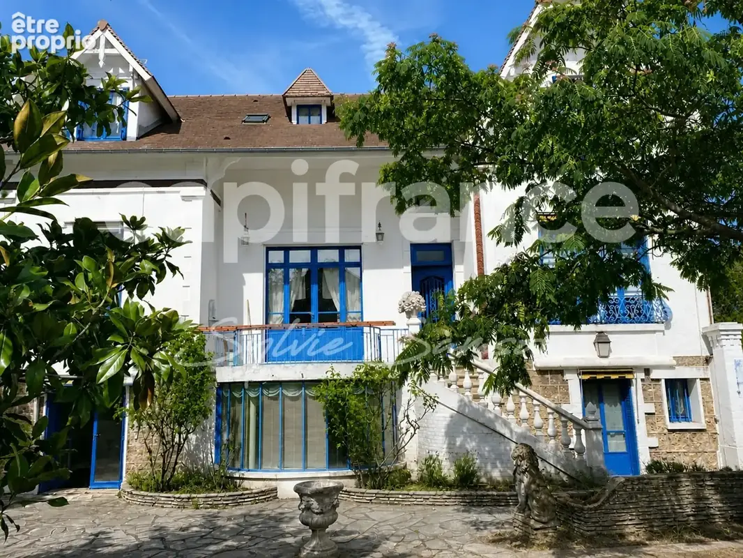 Mantes-la-Jolie – Demeure de caractère de 380 m², 14 pièces, jardin et garage - photo 27