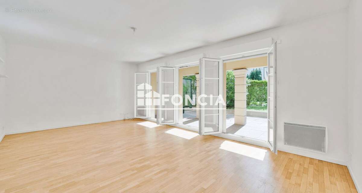 Appartement à LE PLESSIS-ROBINSON