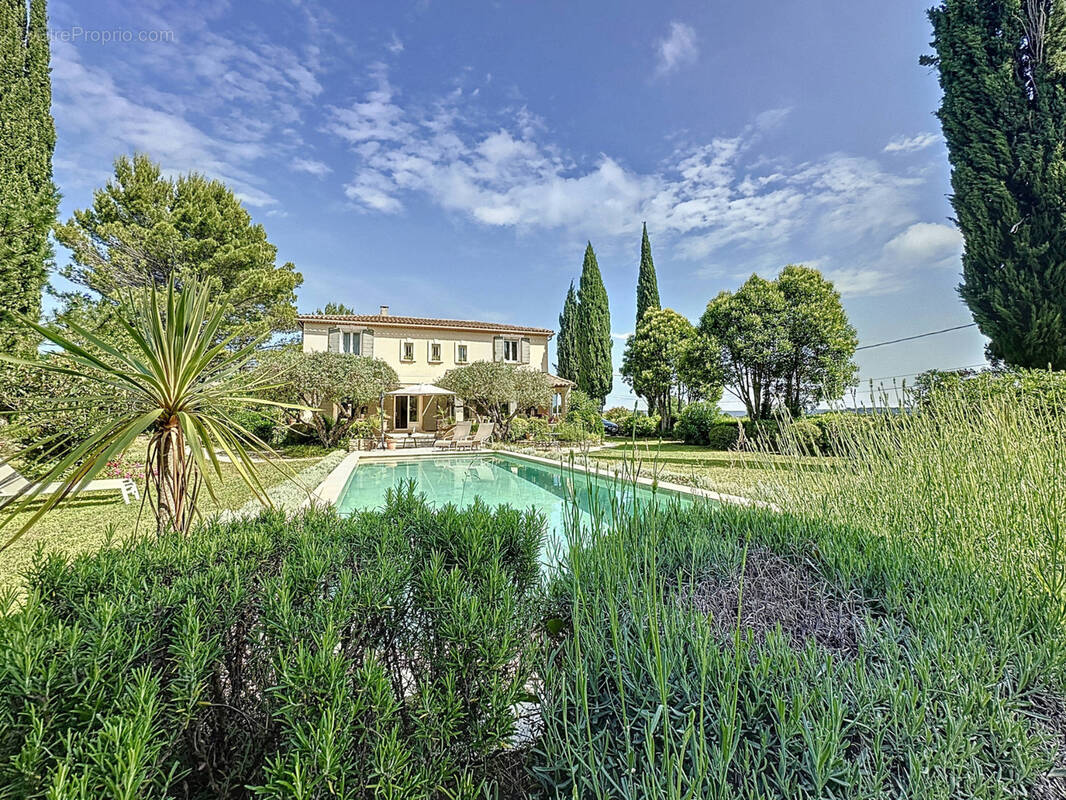 Maison à UZES