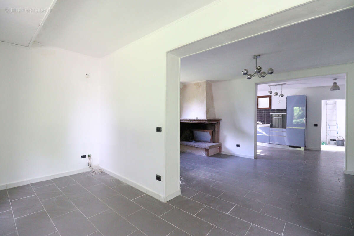 Maison à ECHIROLLES