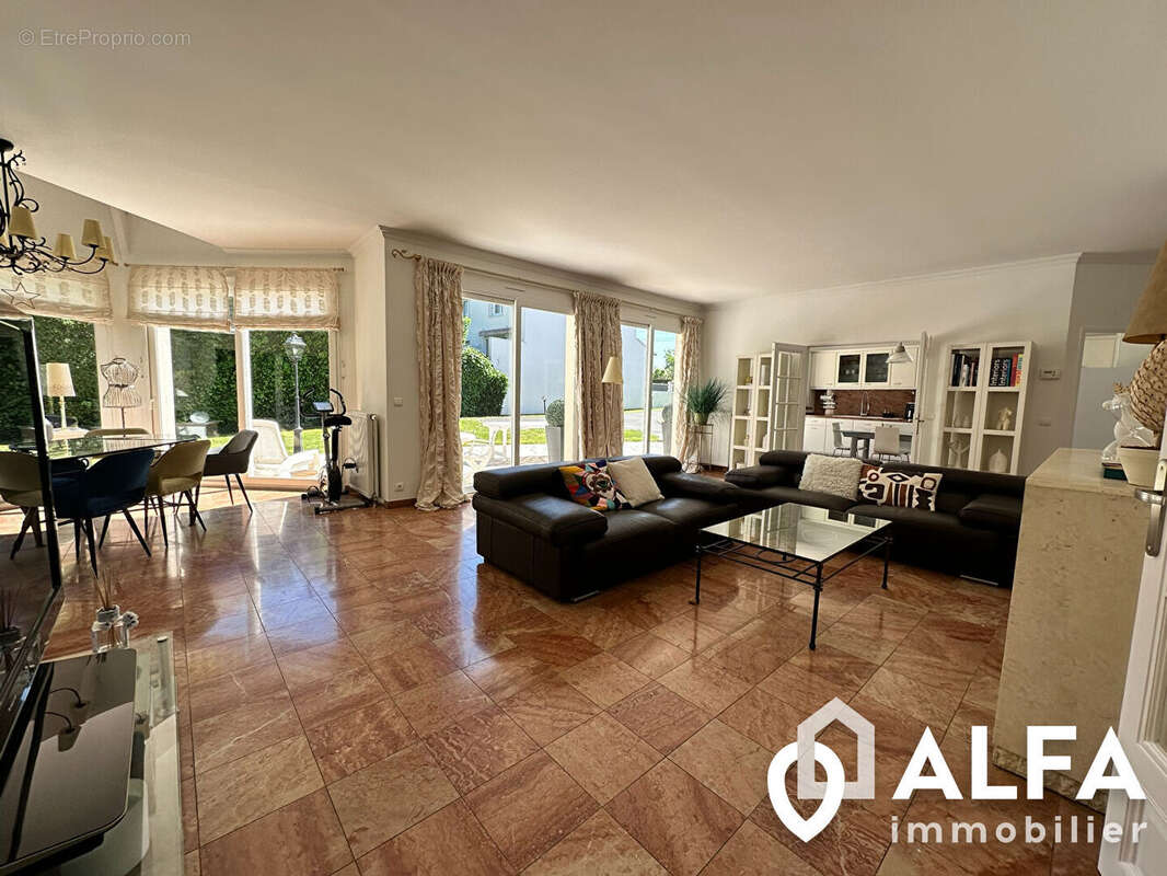 Maison à SAINT-GRATIEN