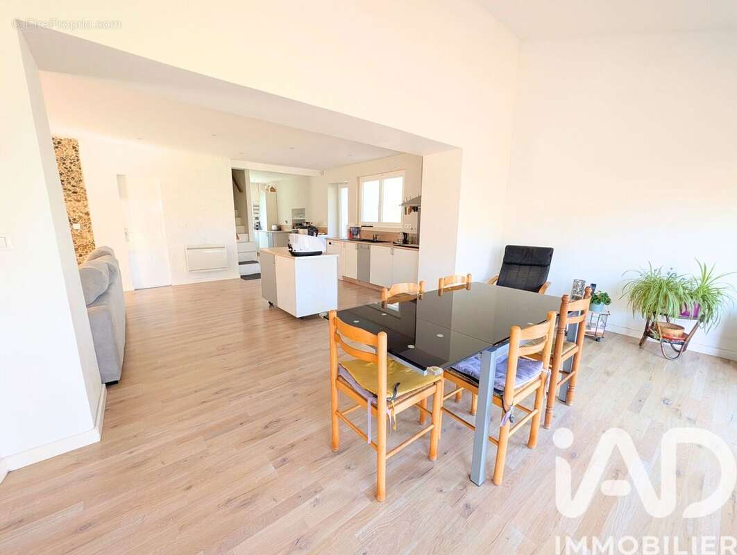 Maison 130 m² à Saugnacq-Et-Muret  - photo 8