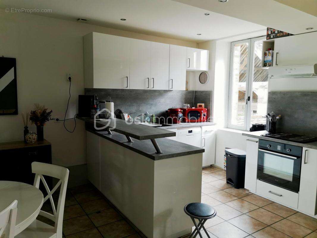 Maison à PONT-SUR-YONNE