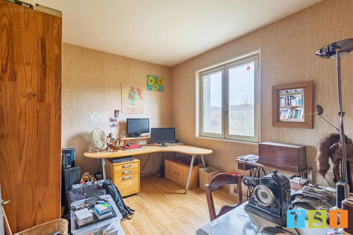 MONTEGUT-PLANTAUREL  Maison avec vue panoramique, authenticité et potentiel - photo 9