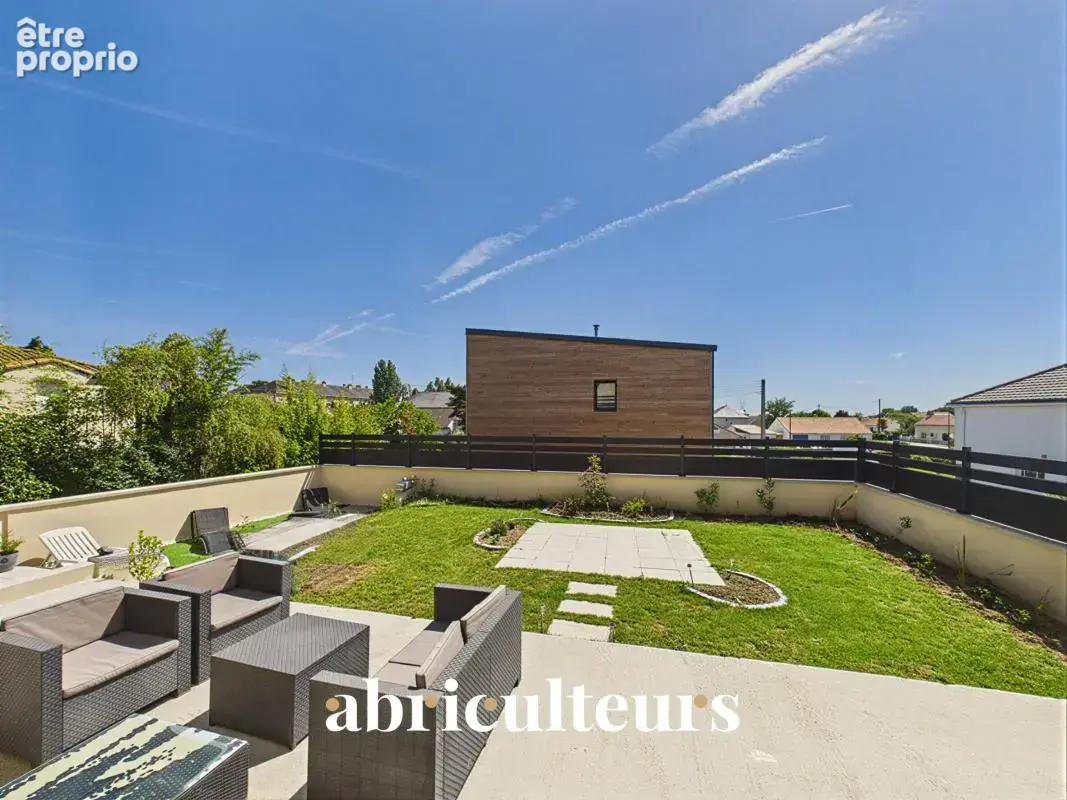 Spacieuse maison de 220 m² prête à vivre en vente à Couëron bourg (44220) - photo 16